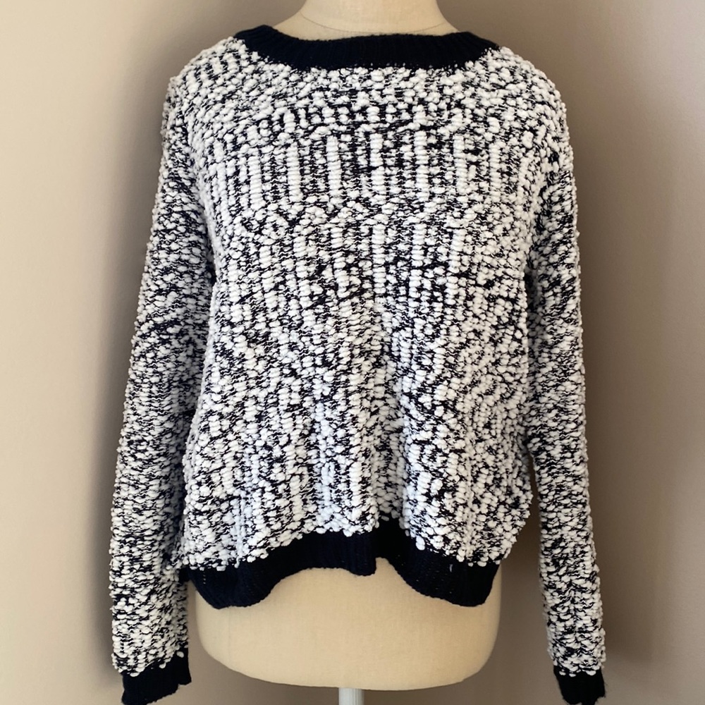 Black & white beautiful sweater high low